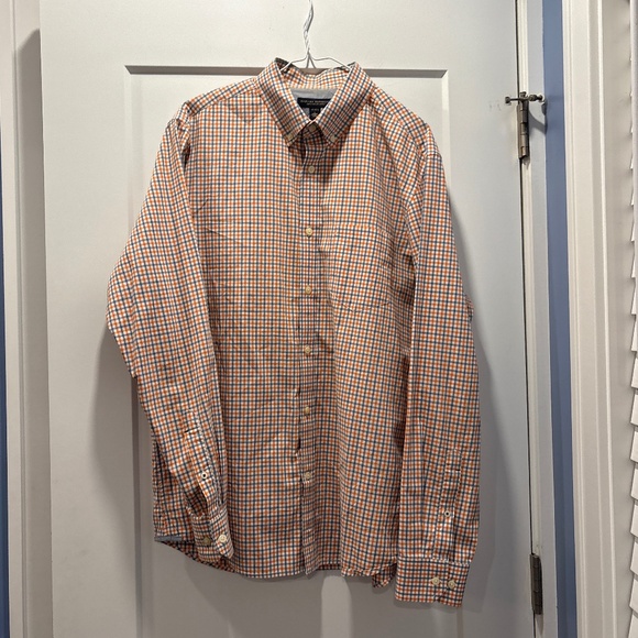 3 for $27! | BANANA REPUBLIC | Soft Wash shirt | long-slv btn dwn w checker ptrn - Picture 3 of 9